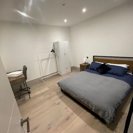 Blue Lagoon Apartment London Exterior photo